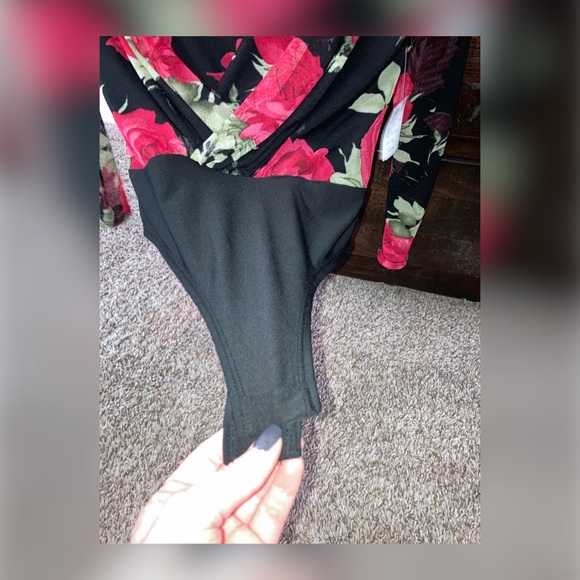 🌹Windsor bodysuit.🌹 - Picture 2 of 4